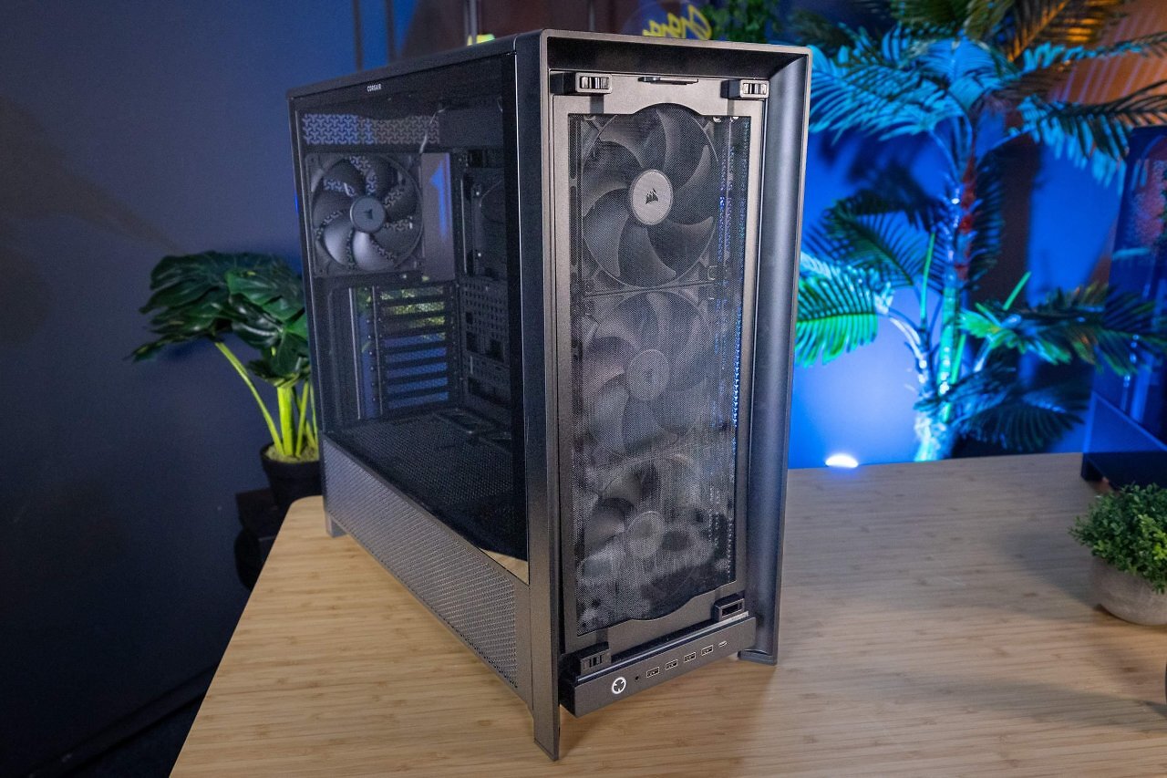 Unter der Front des Corsair 5000D RS befindet sich ein hochwertiger Staubschutz. Der Staubschutz ist lediglich eingeklemmt, kann dementsprechend aber auch leicht entfernt werden.