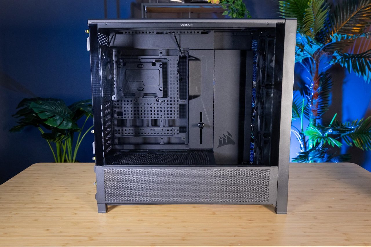 [10/07/2025] Innen bietet das Corsair Frame 5000D RS massig Platz.