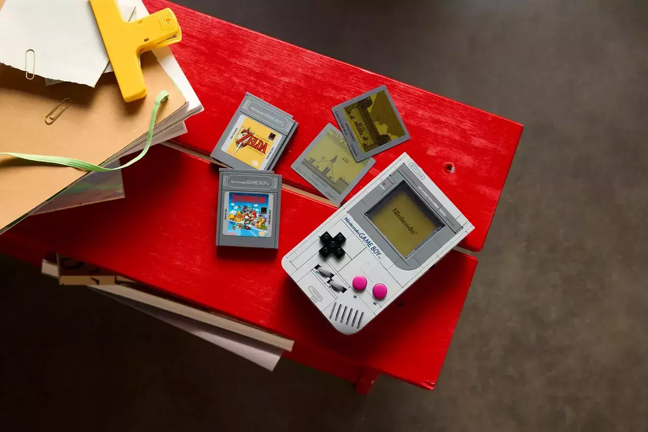 [24/07/2025] Der Game Boy von Lego als Set 72046 (4)