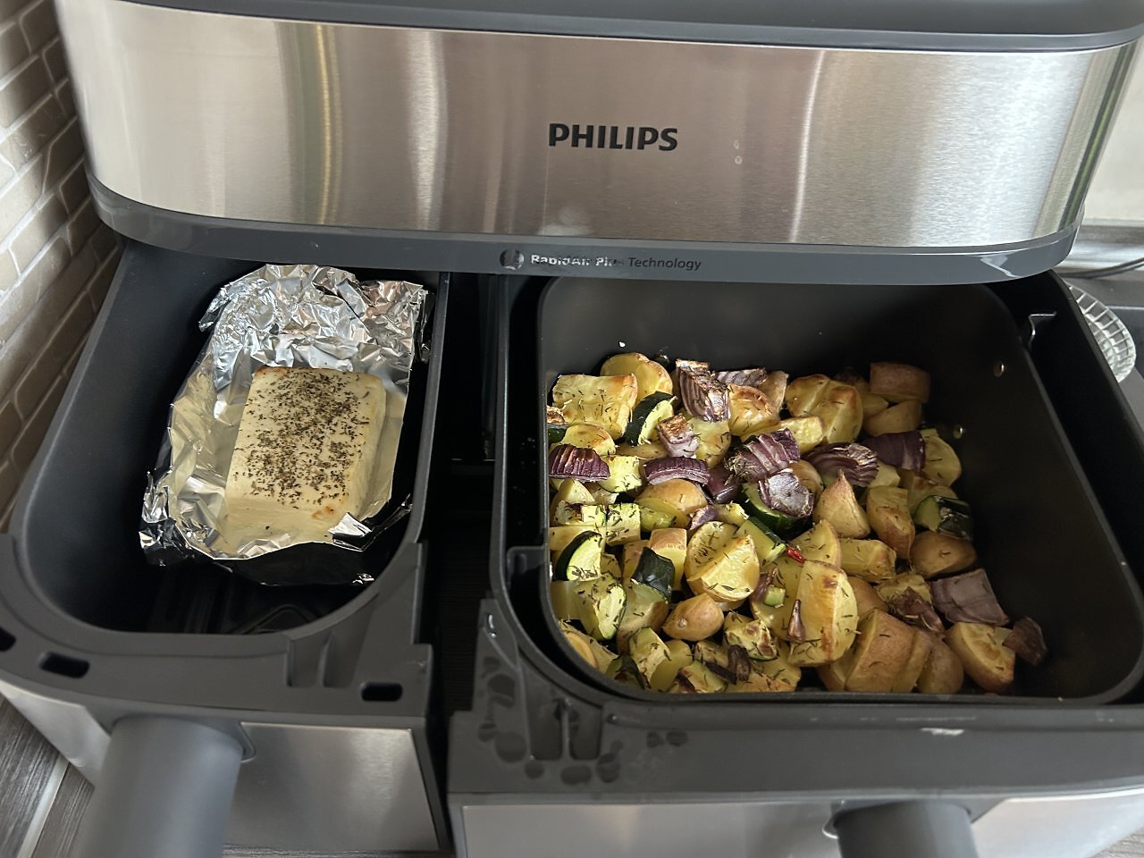 [28/07/2025] Philips Steam Airfryer NA550 Dual Basket im Test: Fritteuse und Dampfgarer in einem (4)