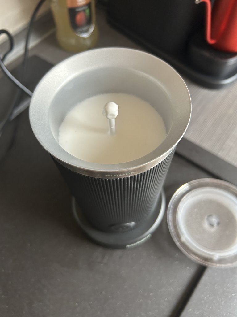 [09/07/2025] Dennoch ist das Gefäß hinterher voll mit cremigem Schaum.