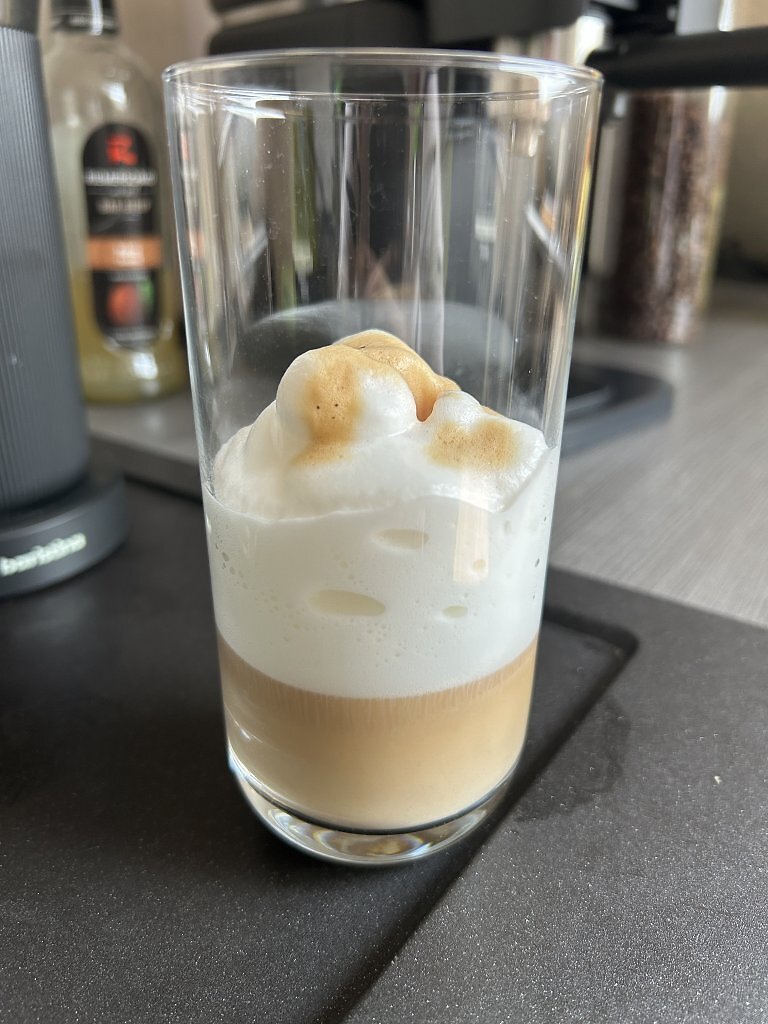 [09/07/2025] Kleine, aber feine Latte Macchiato.