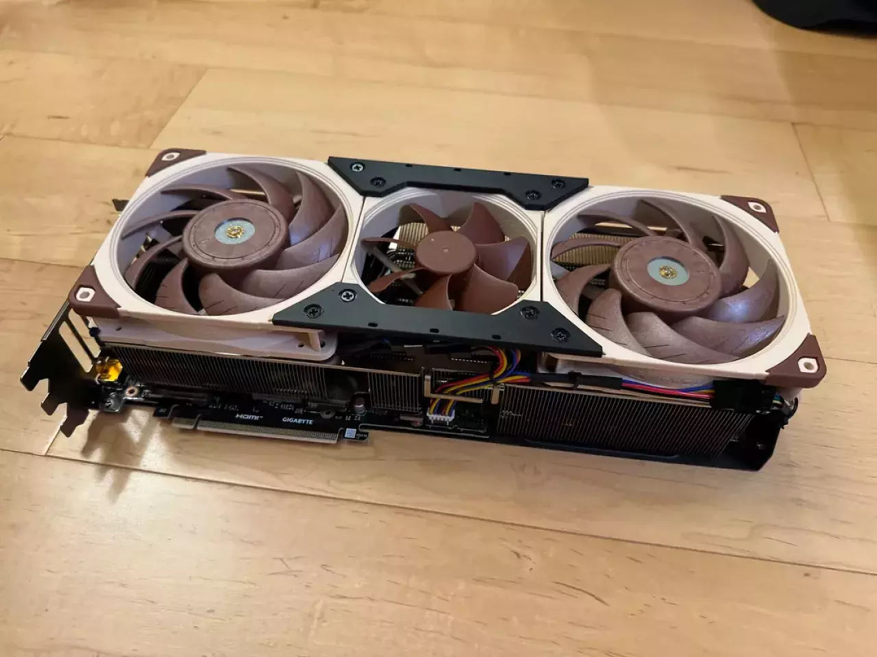 Gigabyte Geforce RTX 5080 Gaming OC mit Noctua-Mod.