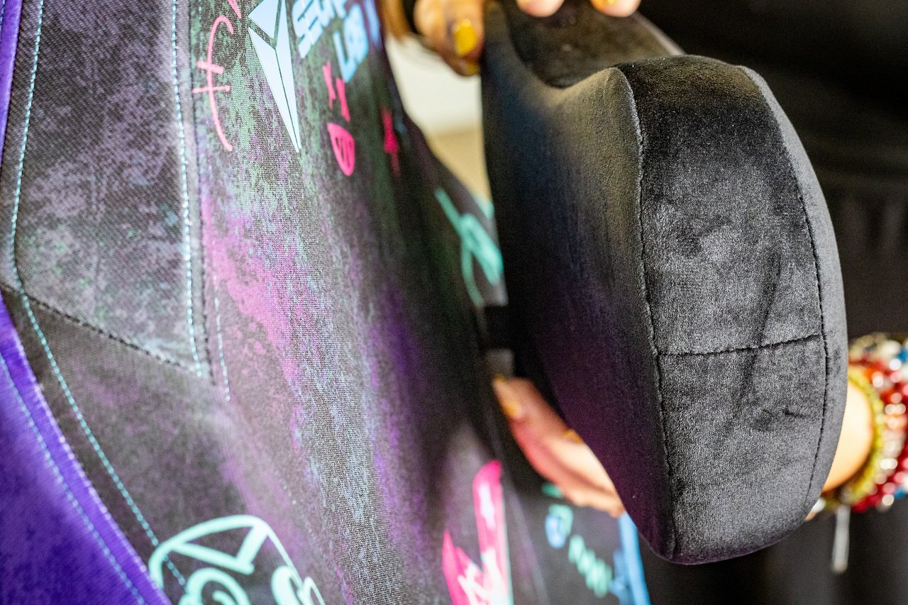 [11/07/2025] Pimp my Chair: Secretlab Skins, Armlehnen und Beinauflage ausprobiert (2)