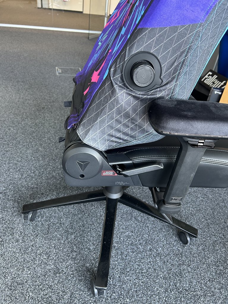 [08/07/2025] Pimp my Chair: Secretlab Skins, Armlehnen und Beinauflage ausprobiert (5)