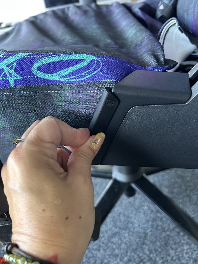 [08/07/2025] Pimp my Chair: Secretlab Skins, Armlehnen und Beinauflage ausprobiert (7)