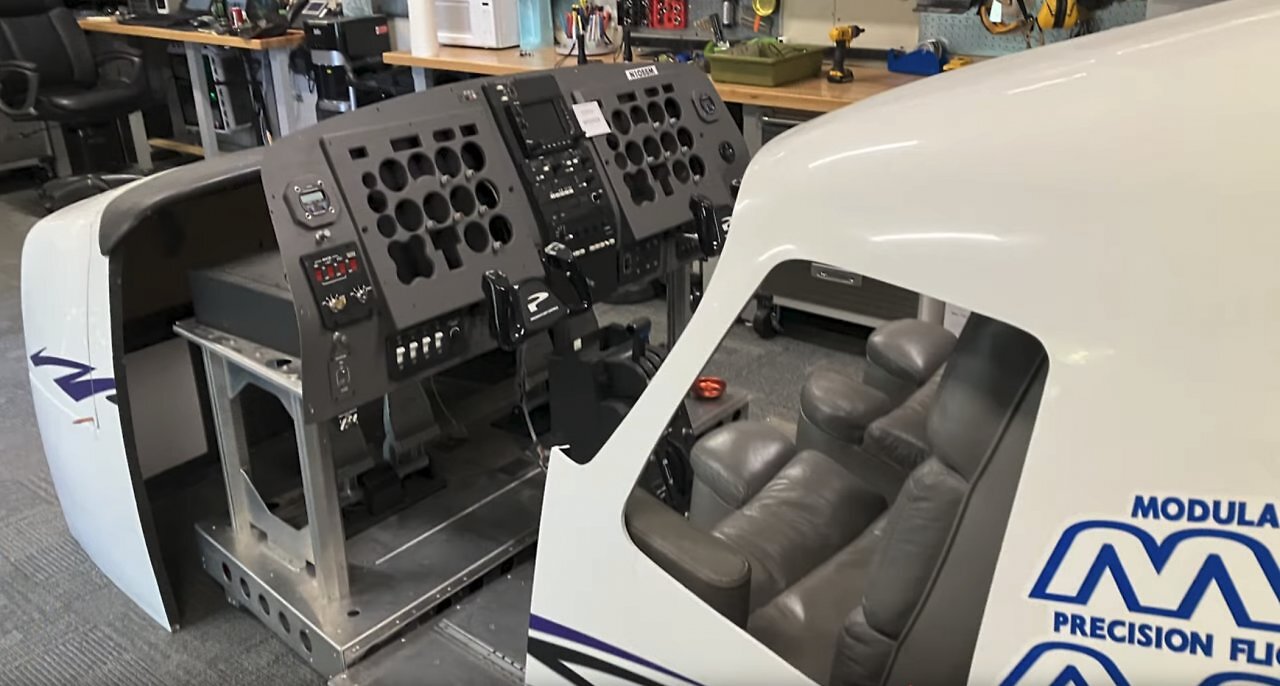 [15/07/2025] Zertifiziertes Flugsimulator-Cockpit soll mit Gaming-PC wiederbelebt werden - wird das funktionieren?