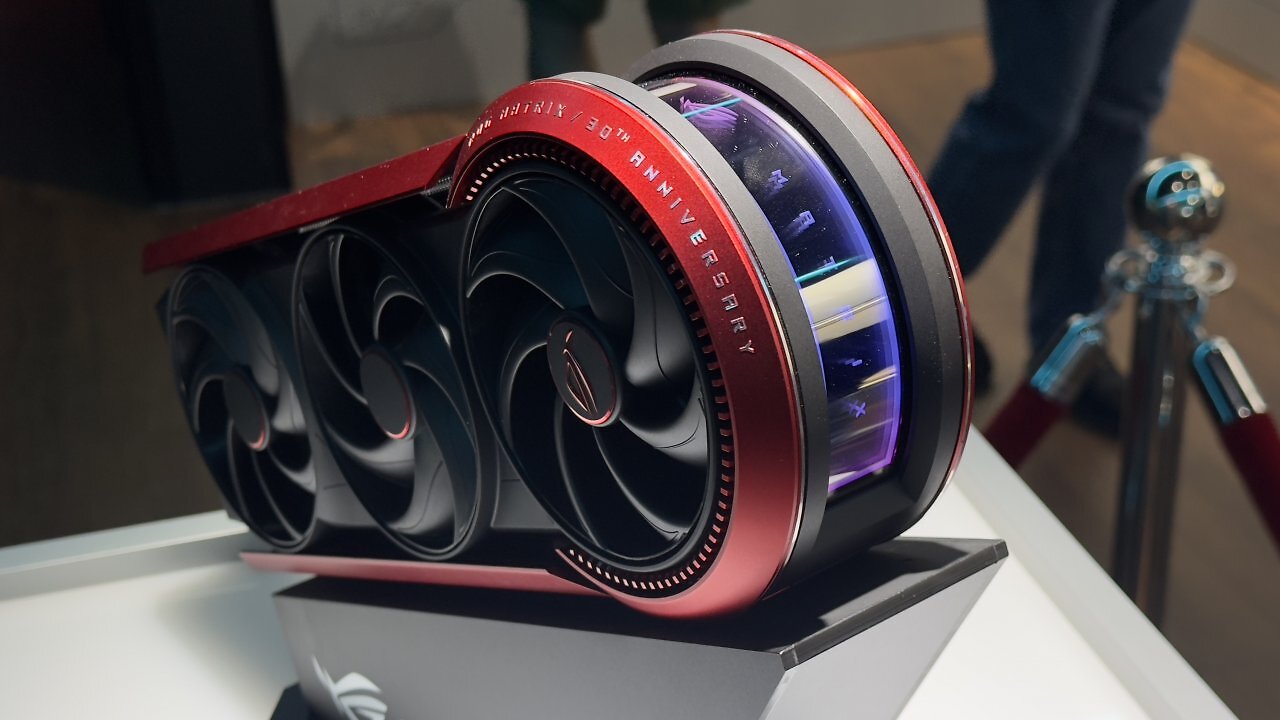 [19/08/2025] Am 19. August vorgestellt: Die Asus ROG Matrix RTX 5090 mit 2.730 MHz und 800 W Dual-Power-Draw. Stückzahl weltweit begrenzt 1.000.