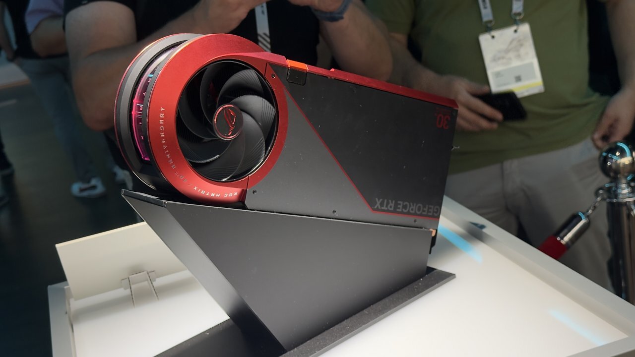 [19/08/2025] Am 19. August vorgestellt: Die Asus ROG Matrix RTX 5090 mit 2.730 MHz und 800 W Dual-Power-Draw. Stückzahl weltweit begrenzt 1.000. (13)