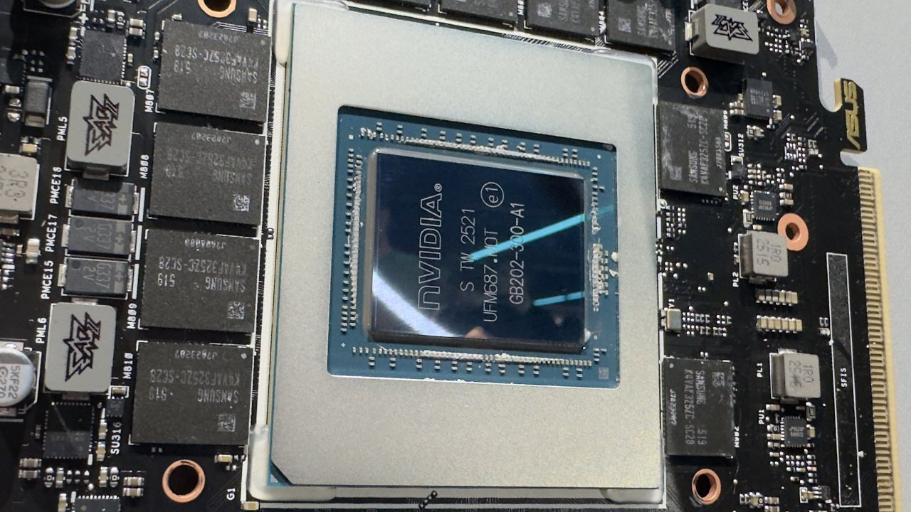 [19/08/2025] Am 19. August vorgestellt: Die Asus ROG Matrix RTX 5090 mit 2.730 MHz und 800 W Dual-Power-Draw. Stückzahl weltweit begrenzt 1.000. (17)