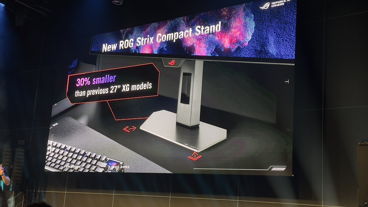 [19/08/2025] Der kompaktere Standfuß der neuen ROG-OLED-Monitore benötigt 30 Prozent weniger Platz auf dem Schreibtisch.