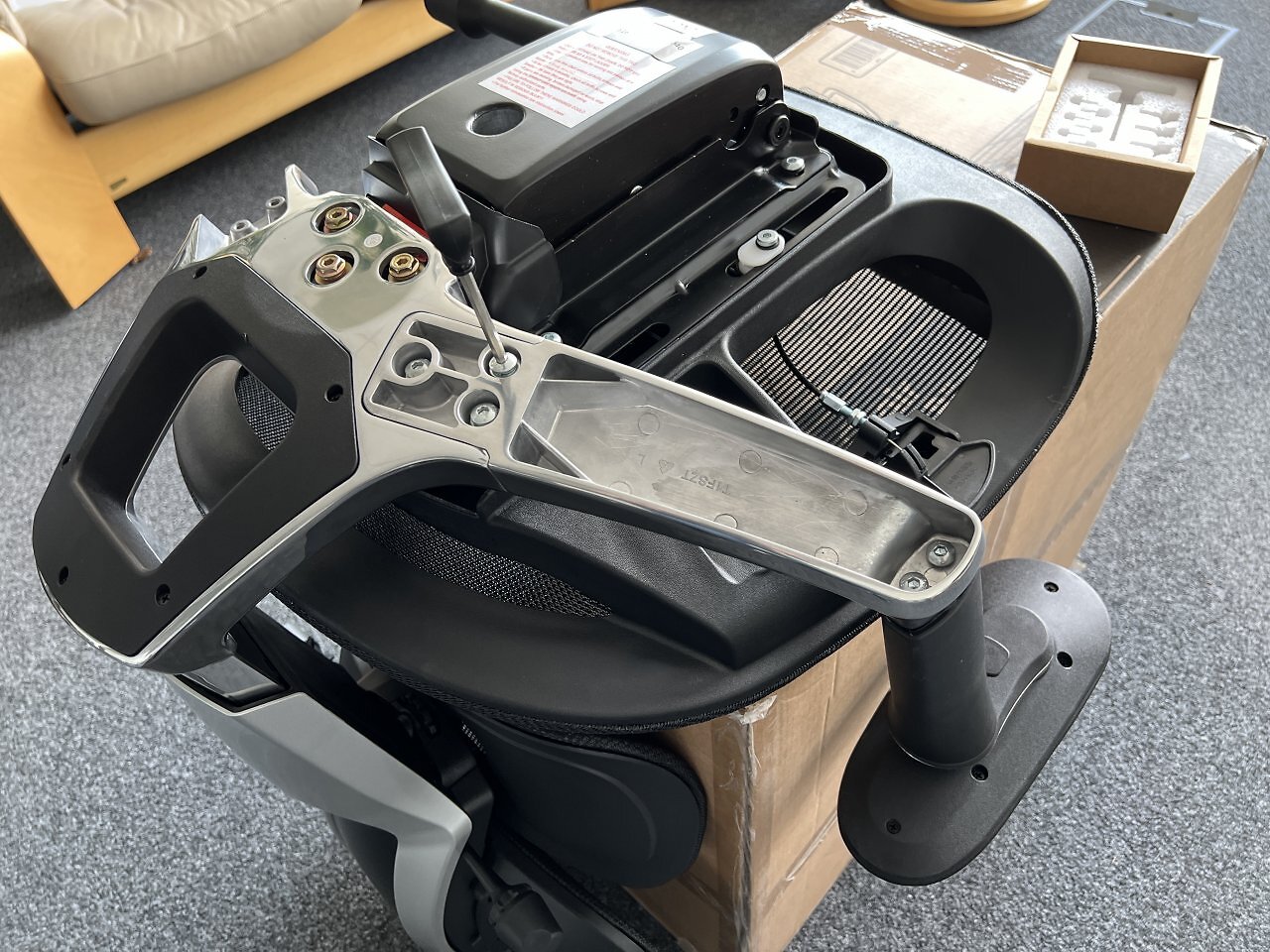 [27/08/2025] Flexispot C7 Morpher: Aufbau im Detail: Schritt 9