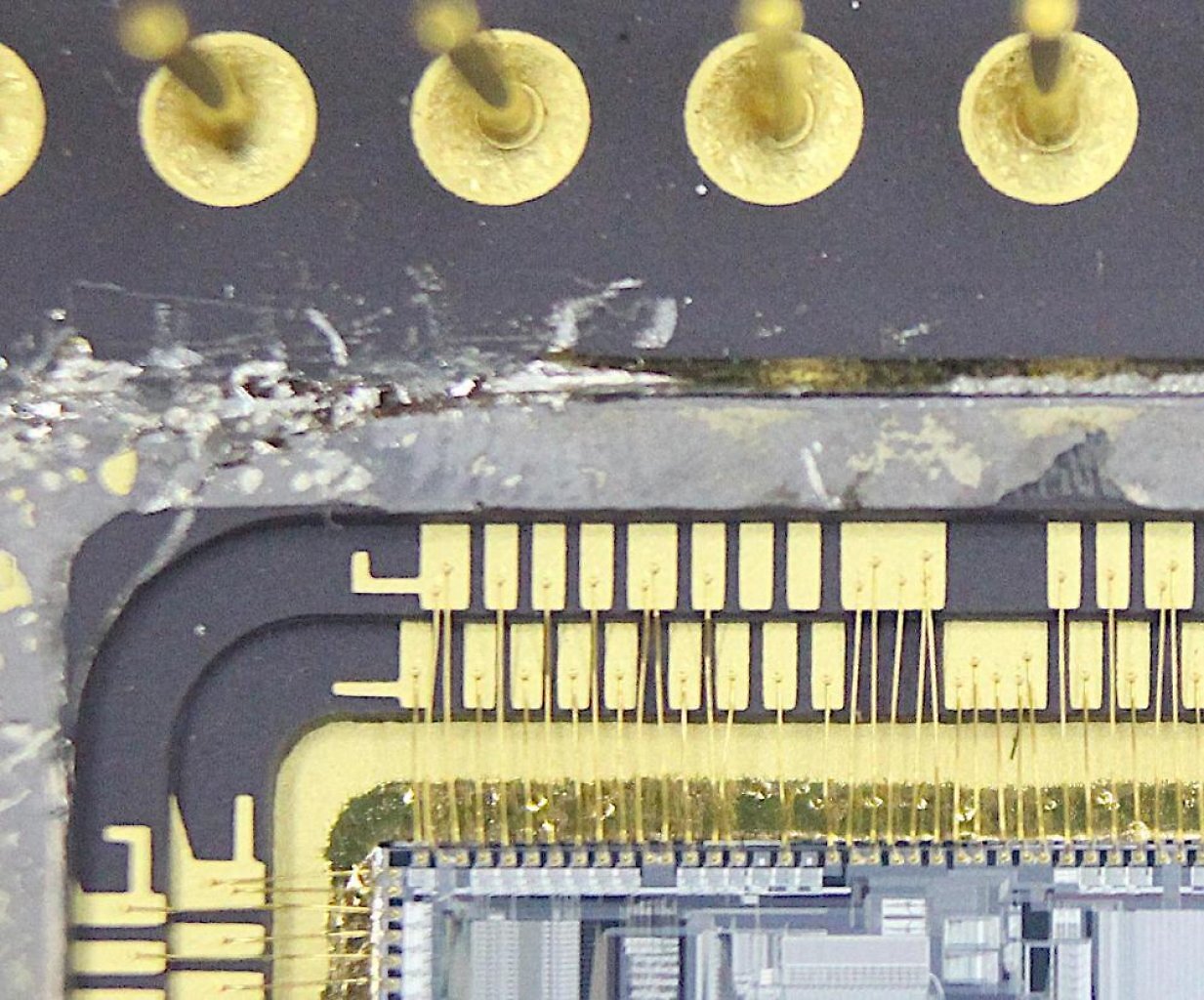 [13/08/2025] Legendärer Intel 80386 unter der Lupe: CT-Scan zeigt den genauen Aufbau (7)