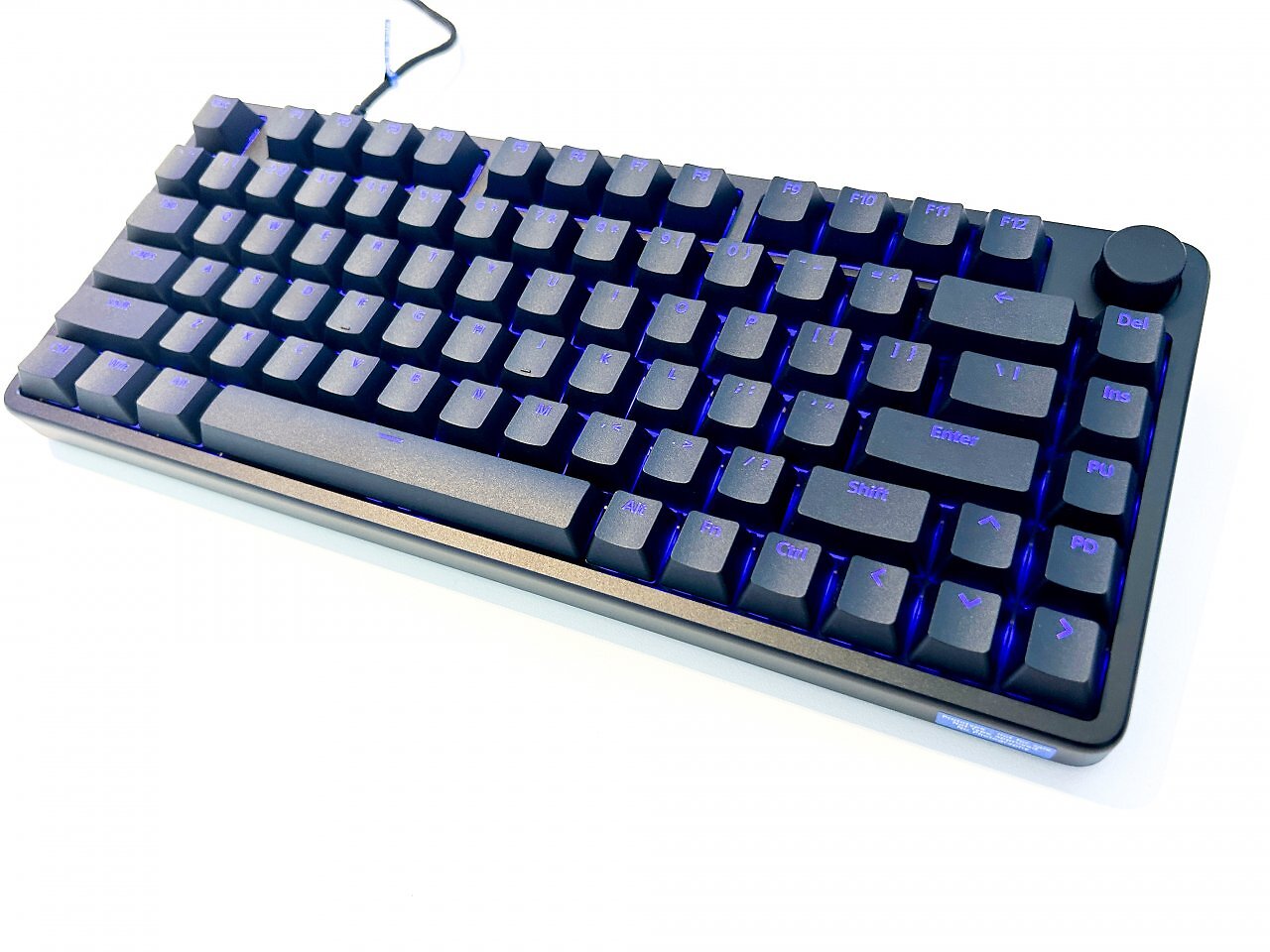 [19/08/2025] Aluminium-Chassis und dezente RGB-Beleuchtung prägen die Optik der Inzone KBD-H75.