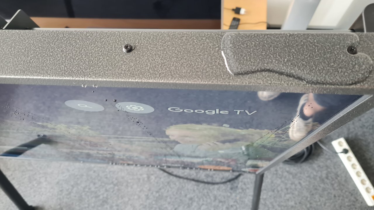 Die wasserabweisende Verkleidung eines Outdoor Fernsehers