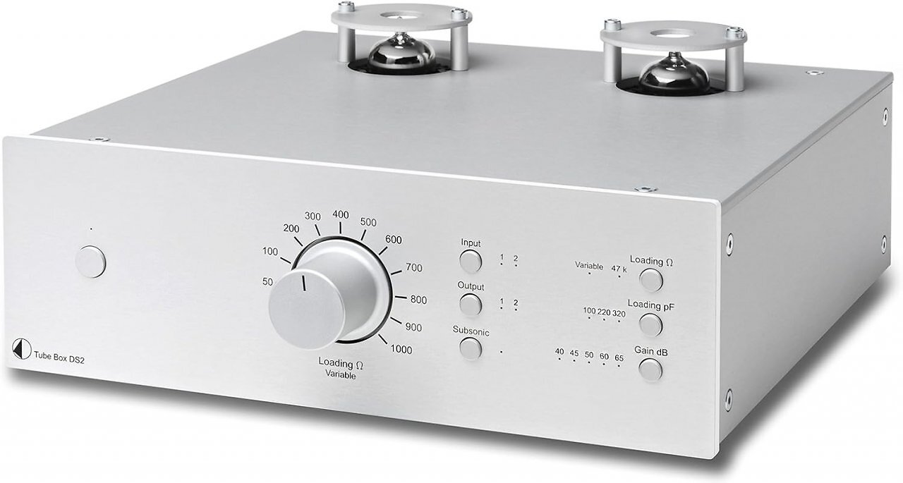 [21/08/2025] Dank Röhrenbestückung liefert der für MM- und MC-Tonabnehmer geeignete Pro-Ject Tube Box einen besonders warmen und detailreichreichen Klang.