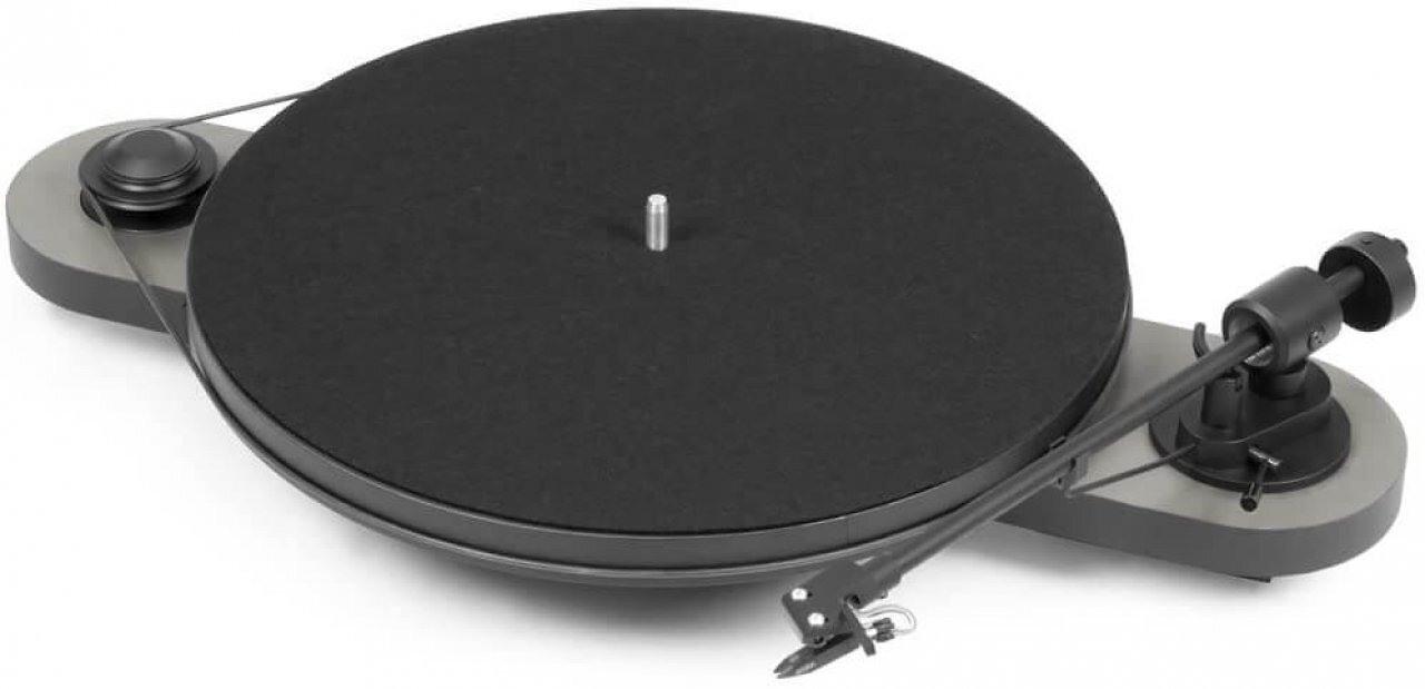 [15/08/2025] Die einfachste Art ist die Digitalisierung mithilfe eines USB-Kabels, das zum PC führt.