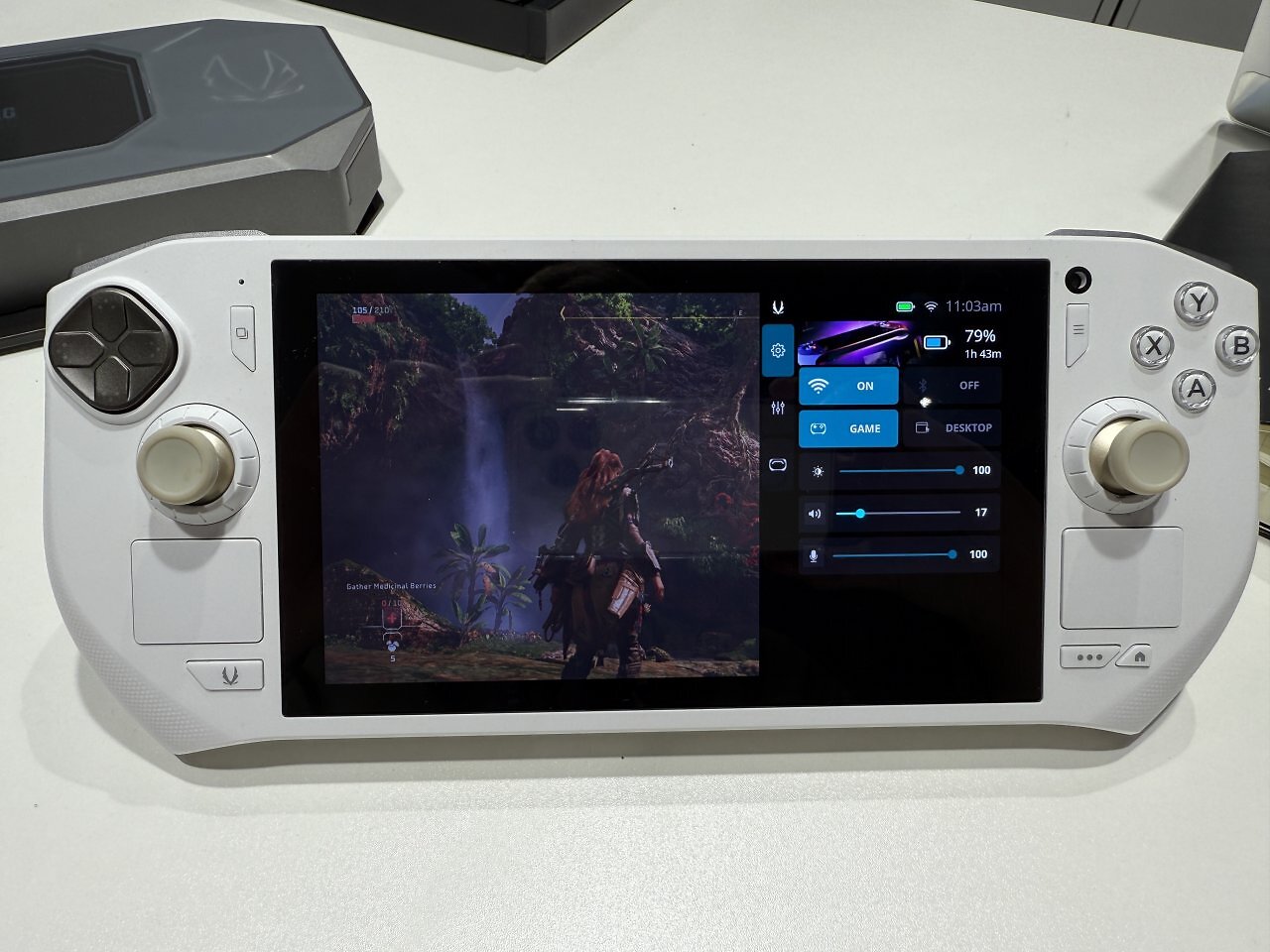 [21/08/2025] Zotac Gaming Zone Pro auf der Gamescom: Handheld mit Ryzen AI 9 HX 370 und Manjaro Linux (13)