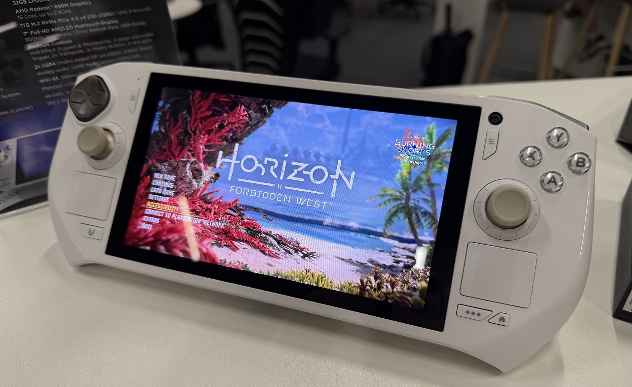 [21/08/2025] Zotac Gaming Zone Pro auf der Gamescom: Handheld mit Ryzen AI 9 HX 370 und Manjaro Linux (7)