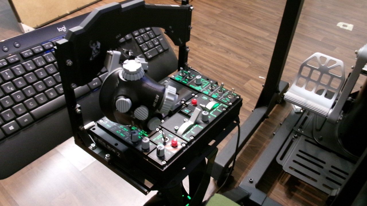 [23/09/2025] VR-Cockpit für Flugsimulationen: Kuhprah zeigt sein VR-Sim-Pit (4)