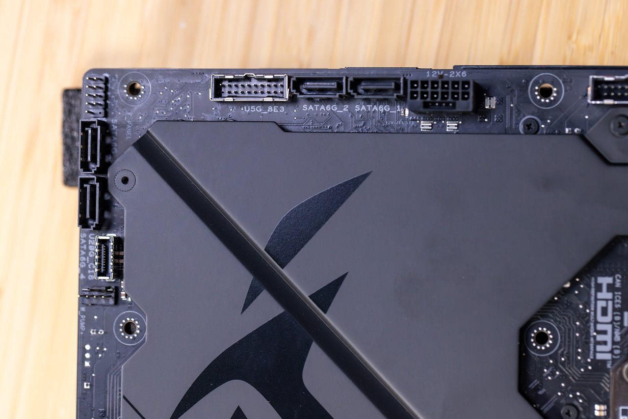 [26/09/2025] Verbaut wird das Crosshair X870E Hero BTF ähnlich wie jedes andere Mainboard auch.
