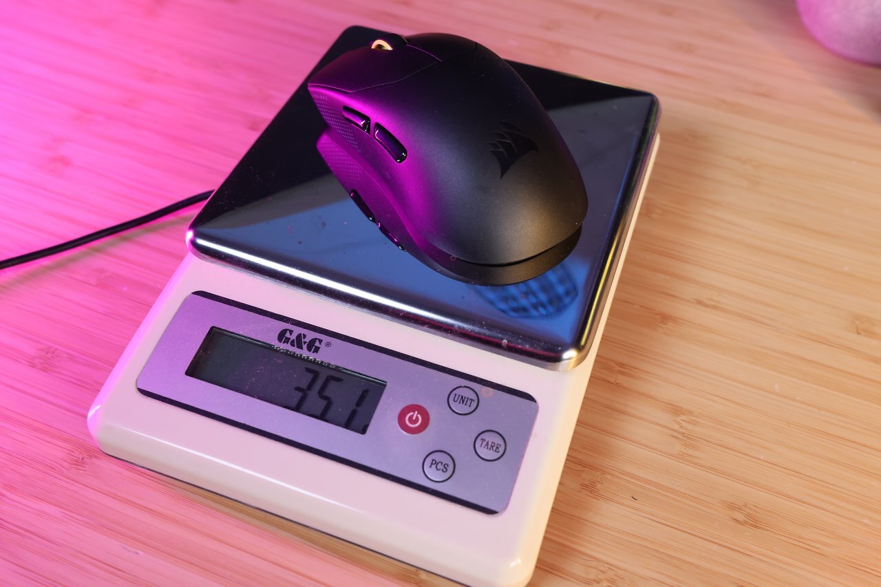 [22/09/2025] Gaming-Mäuse werden immer leichter und der Trend geht zum Fliegengewicht. Corsairs Sabre V2 Pro (Link zum Test) etwa bringt nur noch 35,1 Gramm auf die Waage.