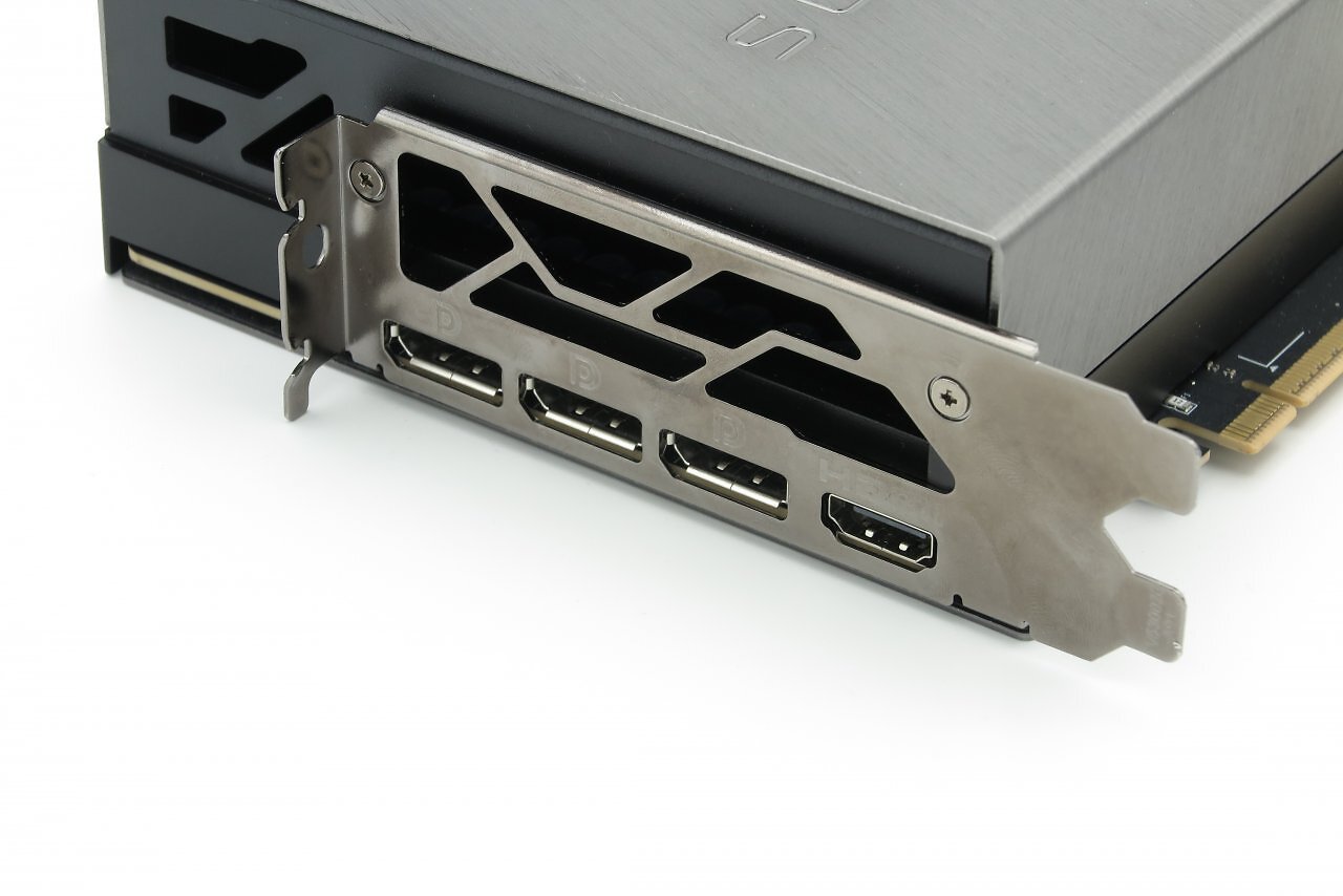 [30/09/2025] MSI RTX 5090 Suprim Liquid SOC Slotblende