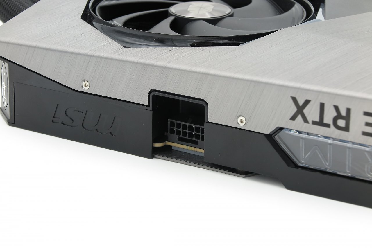 [30/09/2025] MSI RTX 5090 Suprim Liquid SOC Stromanschluss