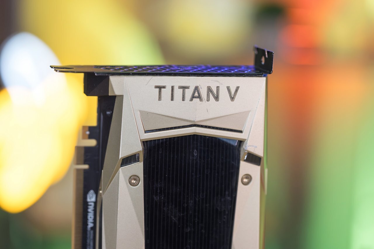[29/09/2025] Nvidia Titan V im Nachtest: Wie schlägt sich die 3.100-Euro-Grafikkarte acht Jahre später? (3)