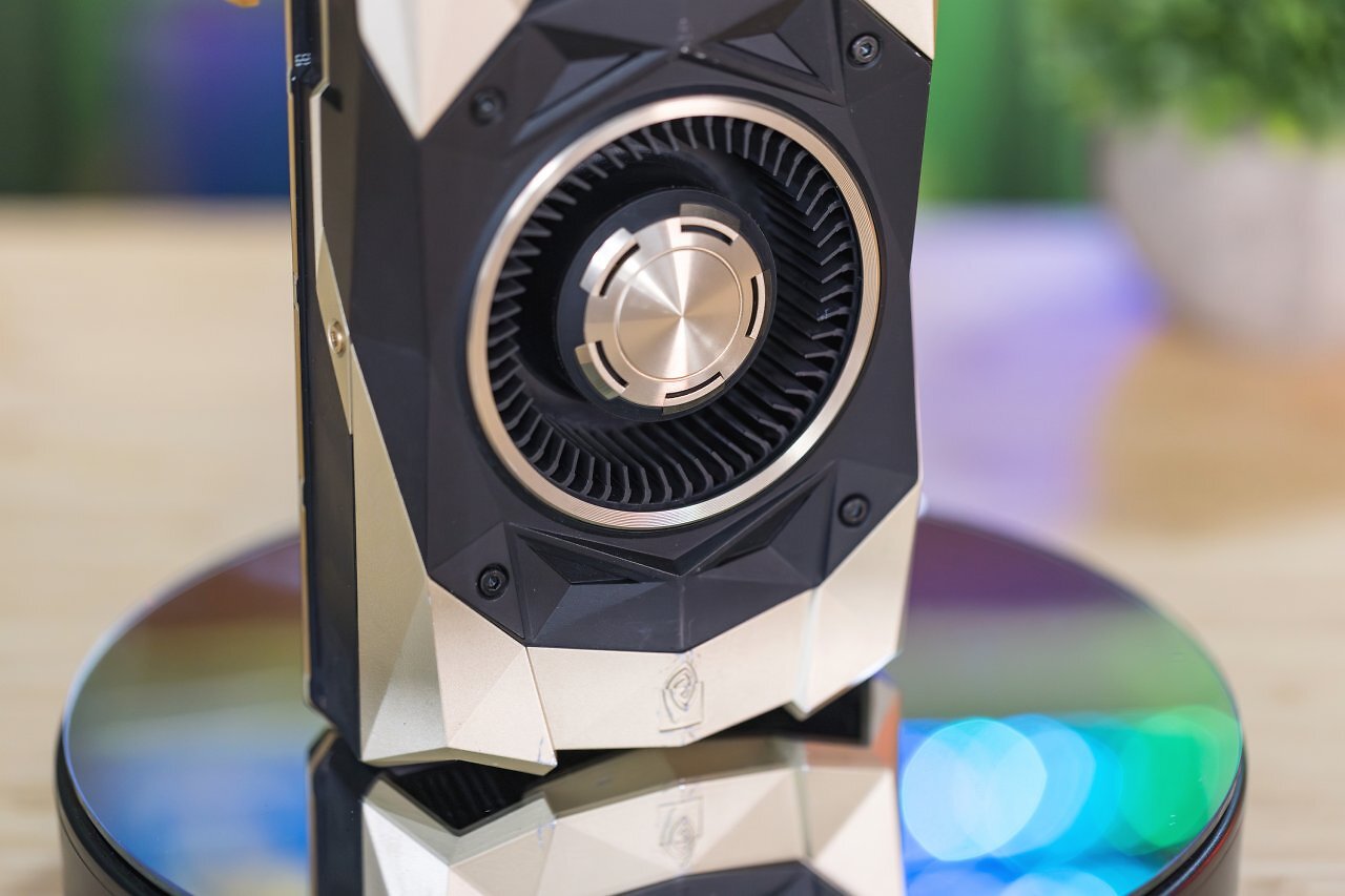 [29/09/2025] Nvidia Titan V im Nachtest: Wie schlägt sich die 3.100-Euro-Grafikkarte acht Jahre später? (4)