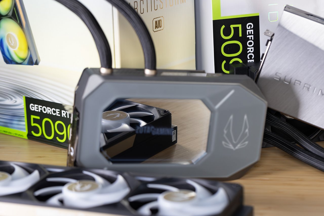 [29/09/2025] MSI RTX 5090 Suprim Liquid SOC versus Zotac Gaming RTX 5090 Arcticstorm AIO 4