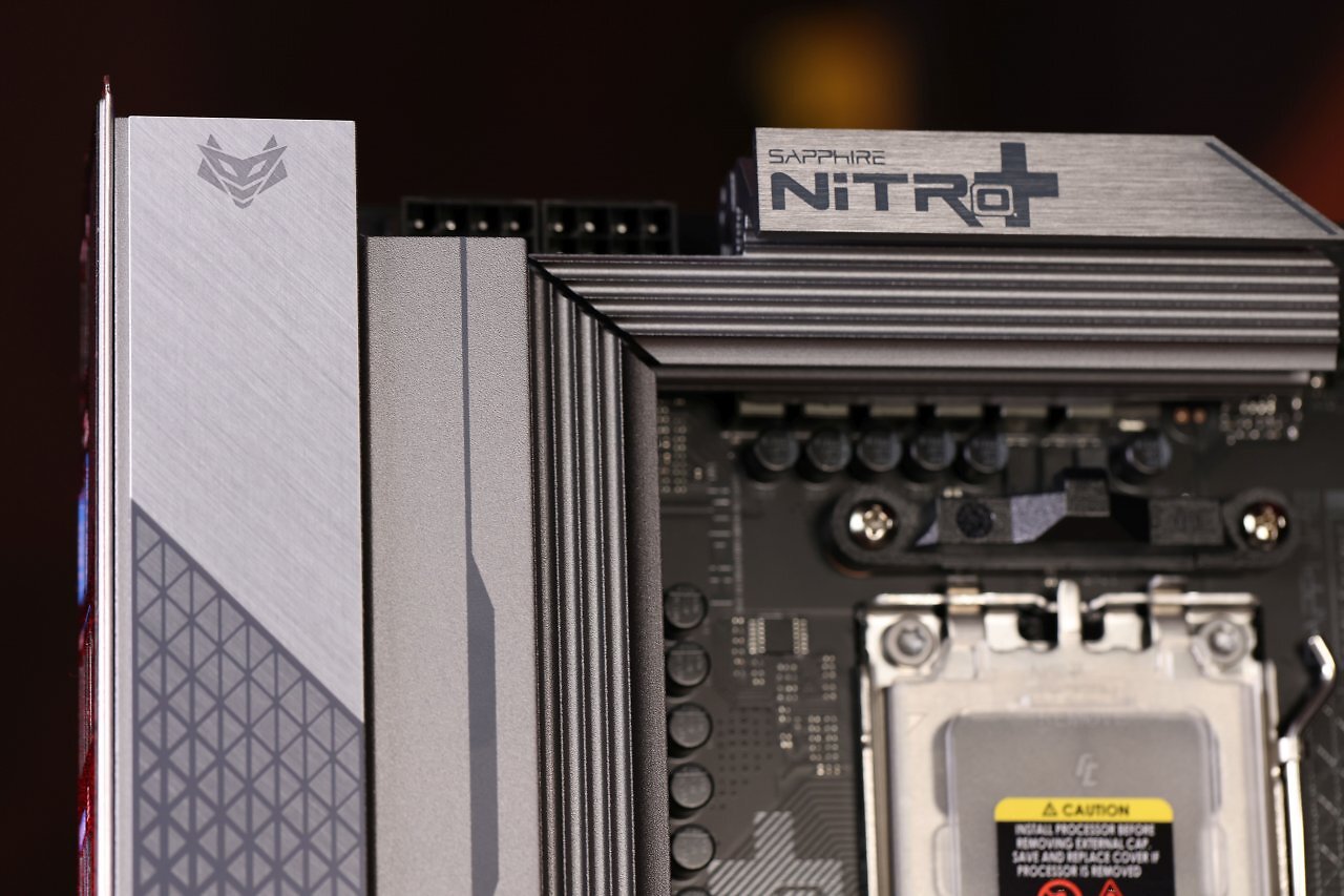 [11/09/2025] Sapphire Nitro+ B850A WIFI7 (16)