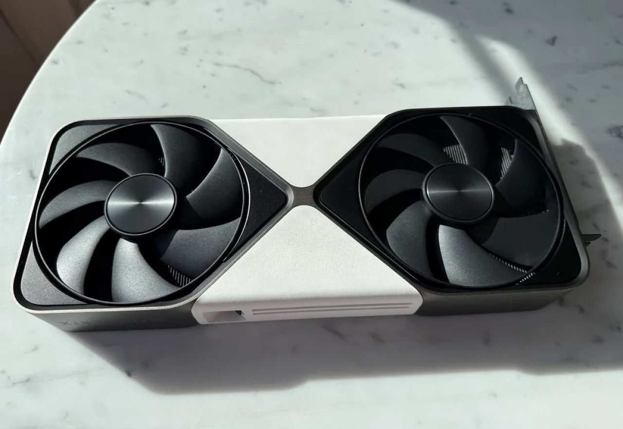 [26/10/2025] Geforce RTX 5080 White Mod (4)