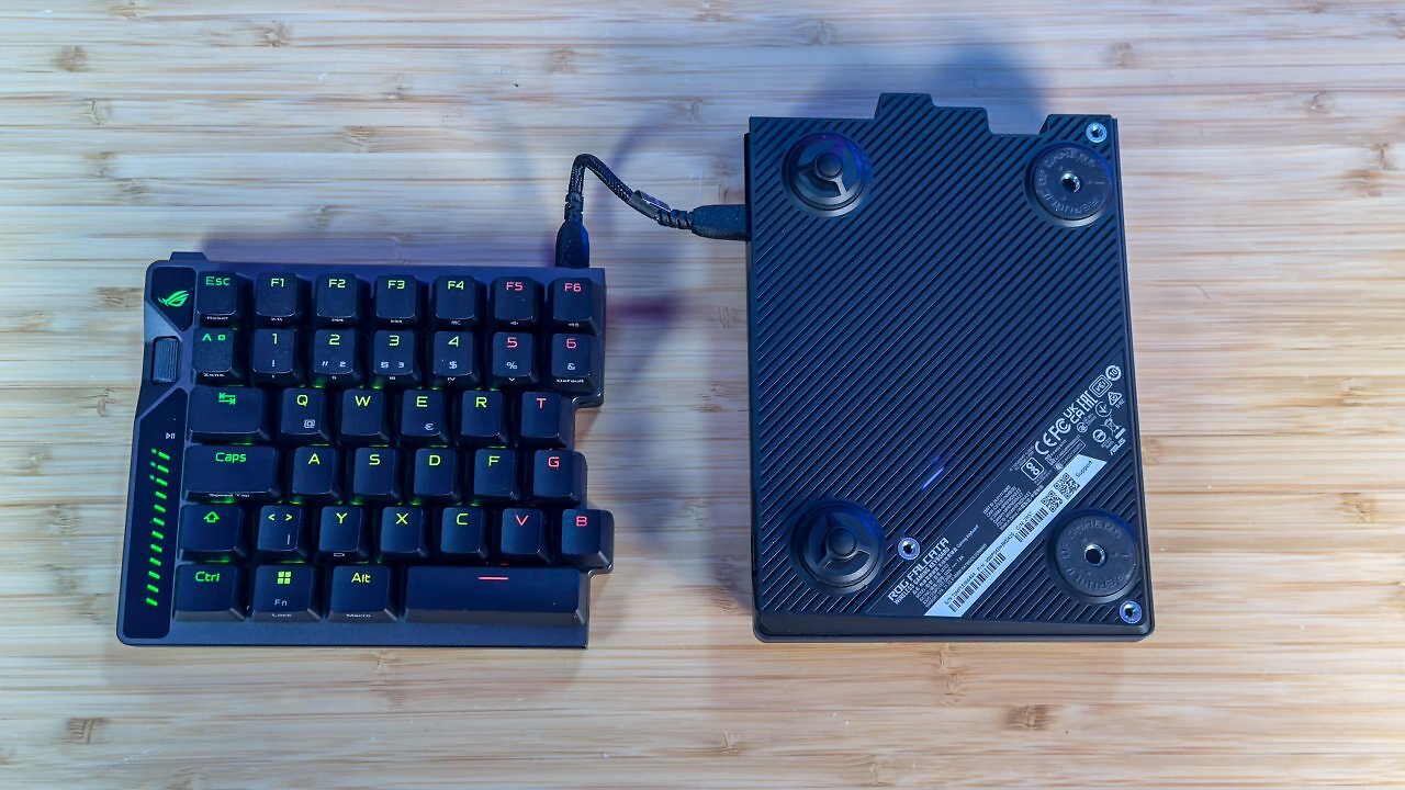 [10/10/2025] Asus ROG Falcata im Test: Ist der Luxuspreis der edlen, ergonomischen Split-Tastatur gerechtfertigt? (1)