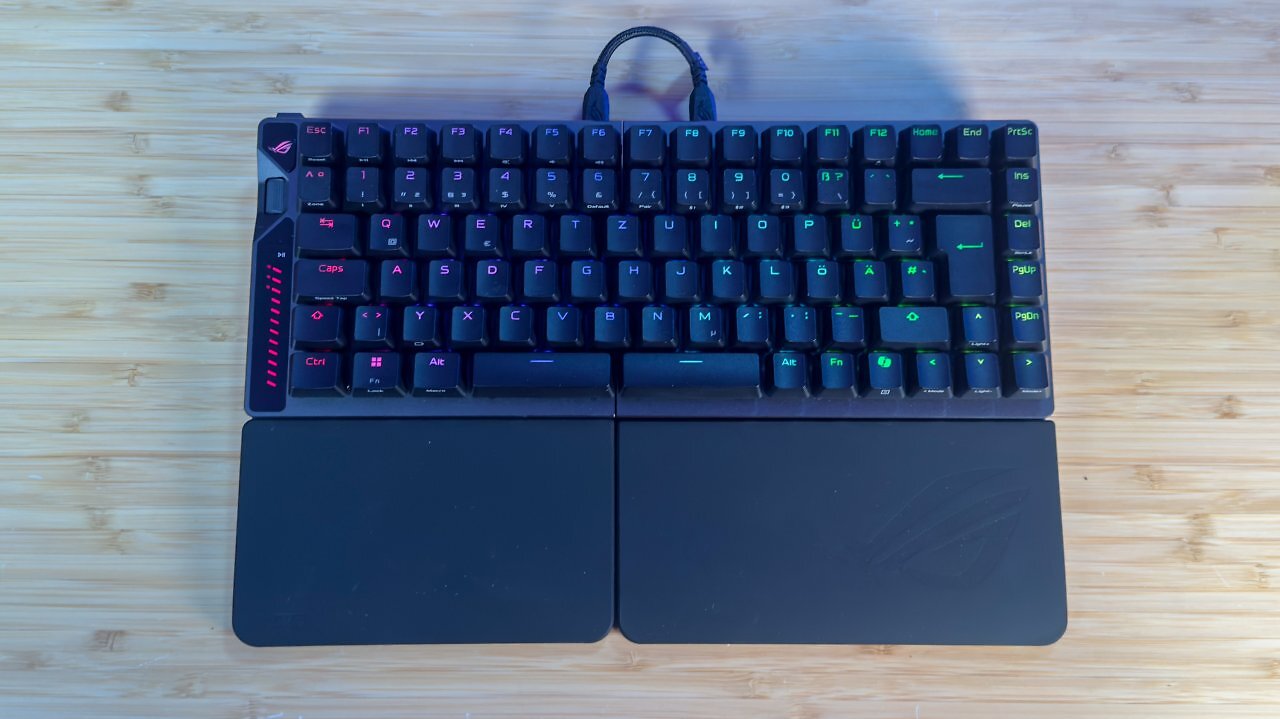 [10/10/2025] Asus ROG Falcata im Test: Ist der Luxuspreis der edlen, ergonomischen Split-Tastatur gerechtfertigt? (9)