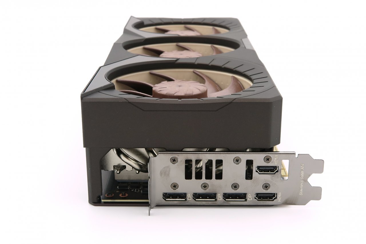 Asus RTX 5080 Noctua OC Edition (4)