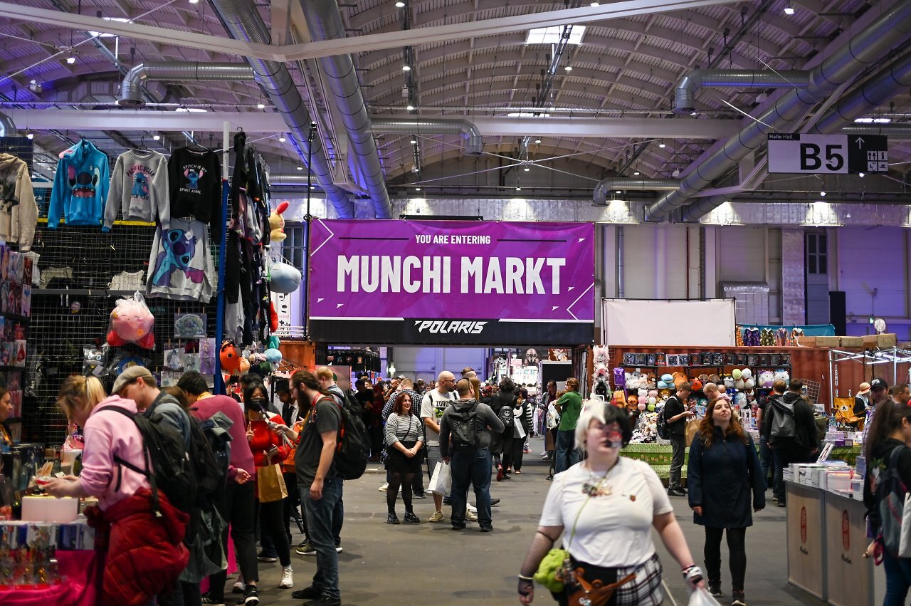 [13/10/2025] Im Munchi-Markt-Bereich konnte man sich Köstlichkeiten aus Fernost gönnen.