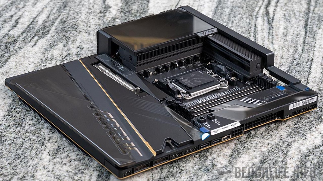 [30/10/2025] X870E-Mainboard: Gigabytes neues AM5-Flaggschiff erstmals ausgepackt