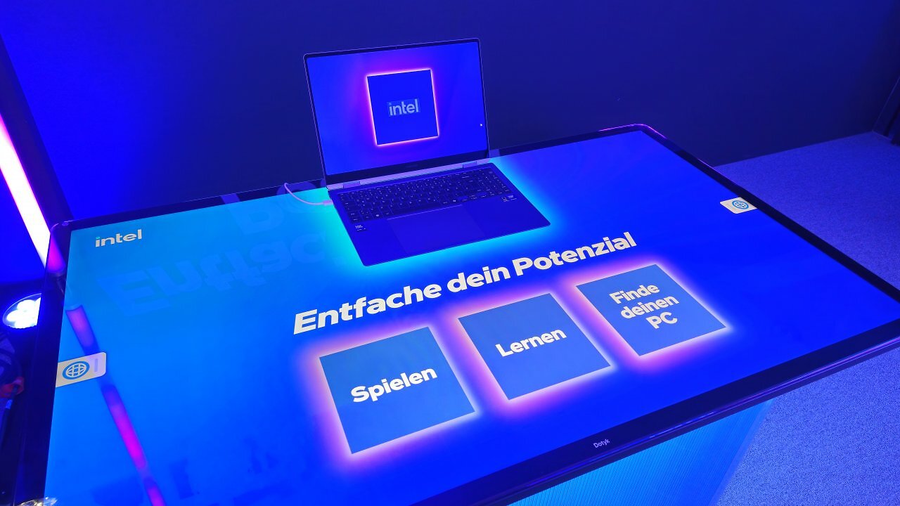 [30/10/2025] Mehrere Partner, dutzende Modelle: Mit den aktuellen Plattformen will Intel nicht nur B2B-Kunden, sondern auch Konsumenten überzeugen; besonders im Laptop-Bereich.