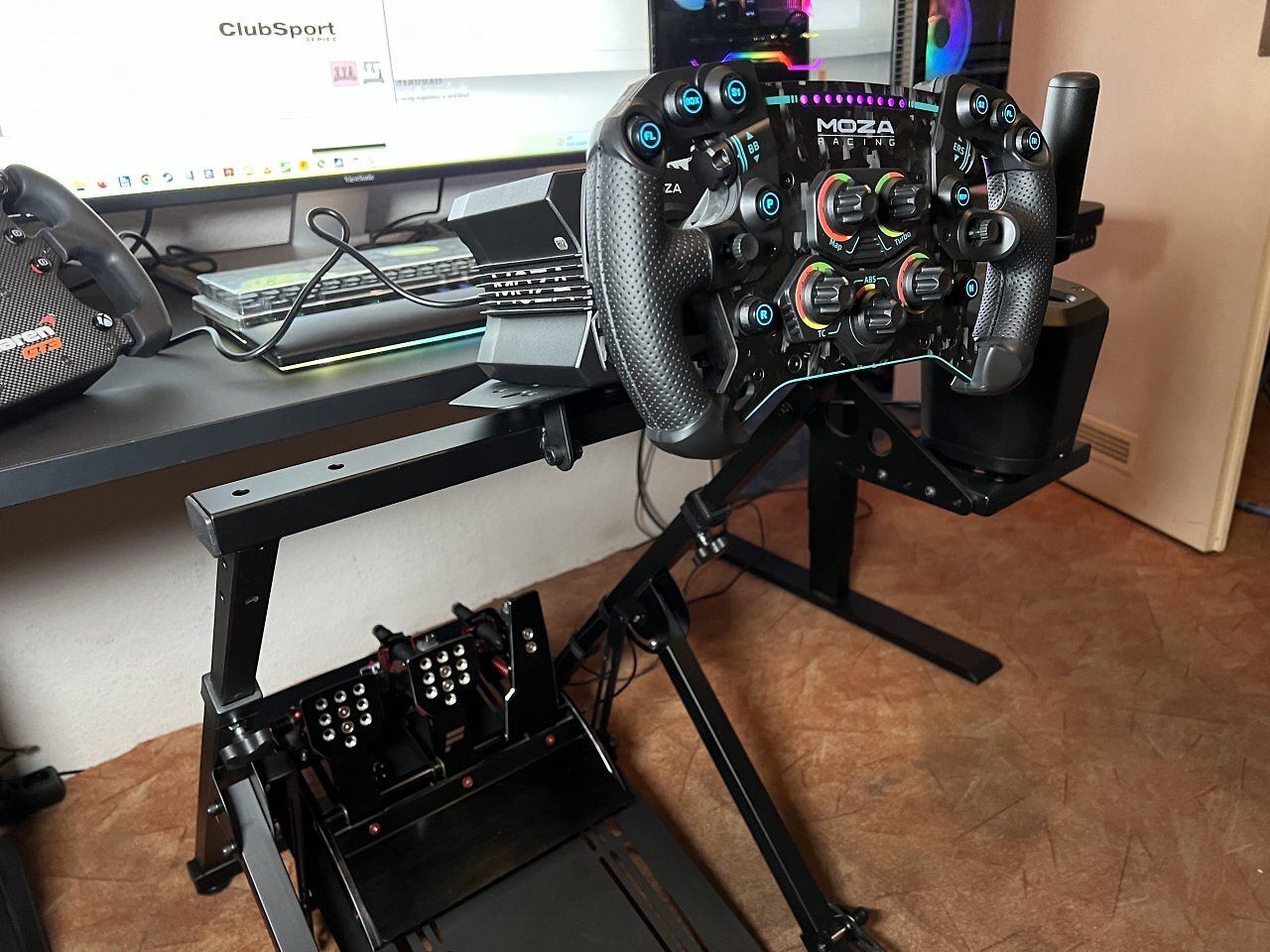 [06/10/2025] Moza R12 + GS V2P Lenkrad im Test: Aufbau Bild 10