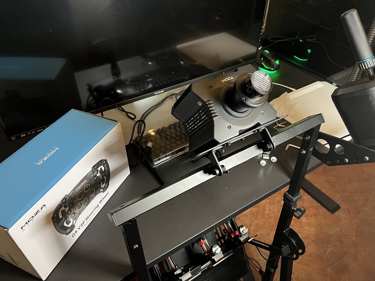 [06/10/2025] Moza R12 + GS V2P Lenkrad im Test: Aufbau Bild 8