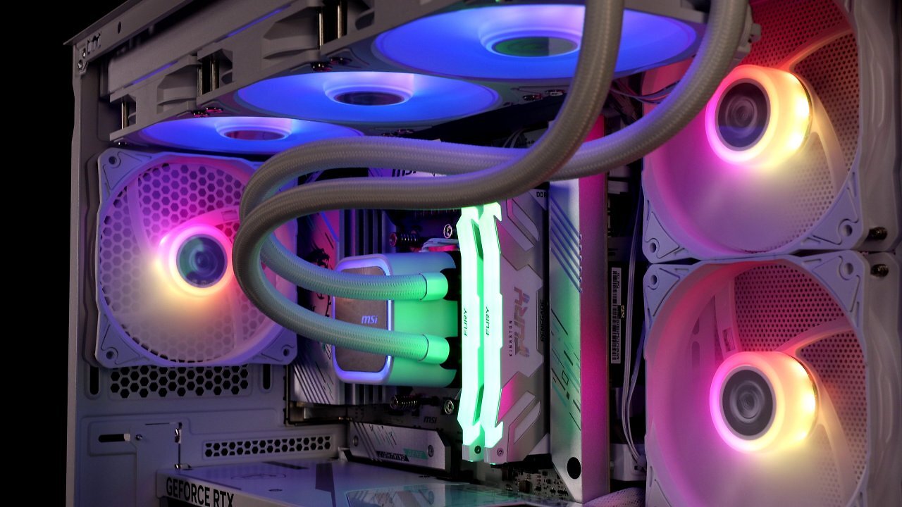 [31/10/2025] MSIs Project-Zero-Komplettsystem bringt frischen Wind ins heimische Setup: Mit Ryzen 7 7800X3D, Geforce RTX 5070 Ti PZ und dem aufgeräumten Project-Zero-Mainboard mit rückseitigen Anschlüssen kombiniert der Komplett-PC starke Gaming-Leistung mit elegantem Design in Weiß!