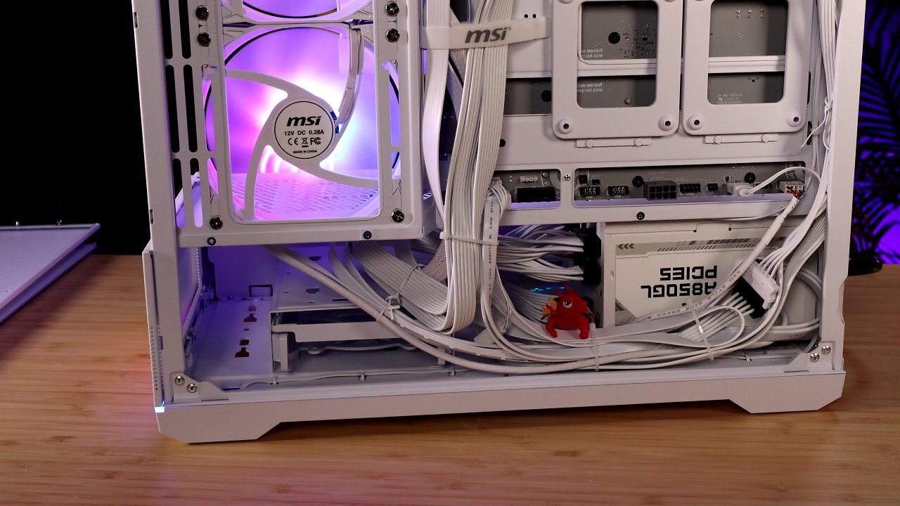 [31/10/2025] MSIs Project-Zero-Komplettsystem bringt frischen Wind ins heimische Setup: Mit Ryzen 7 7800X3D, Geforce RTX 5070 Ti PZ und dem aufgeräumten Project-Zero-Mainboard mit rückseitigen Anschlüssen kombiniert der Komplett-PC starke Gaming-Leistung mit elegantem Design in Weiß!
