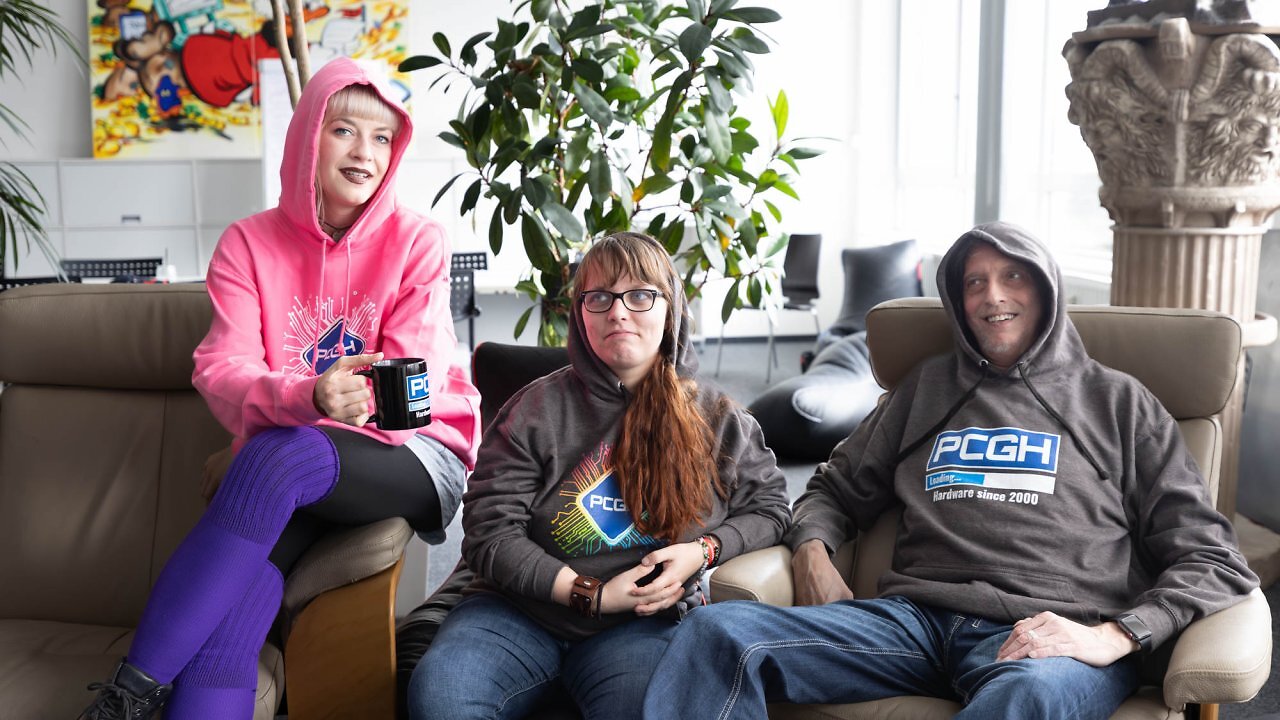 [28/10/2025] Alle drei Hoodies bestehen vor allem aus Baumwolle.