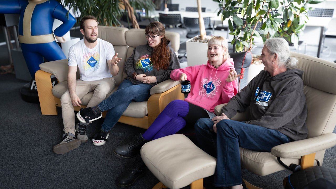 [28/10/2025] Das klassische PCGH-Logo sitzt im Zentrum einer stilisierten Platine.
