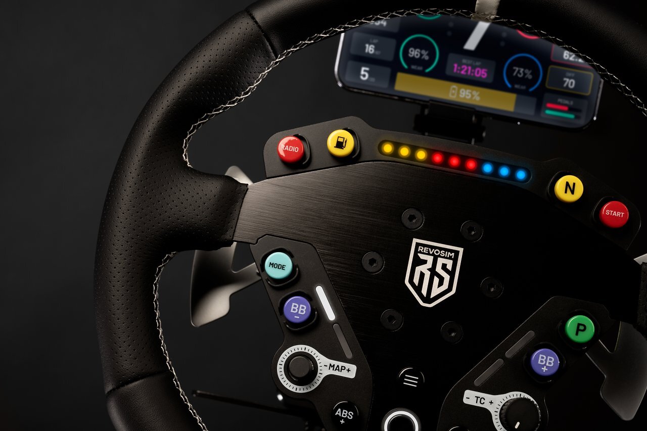 [16/10/2025] Nacon Revosim: Neues Simracing-Zubehör auf der Sim Racing Expo 2025