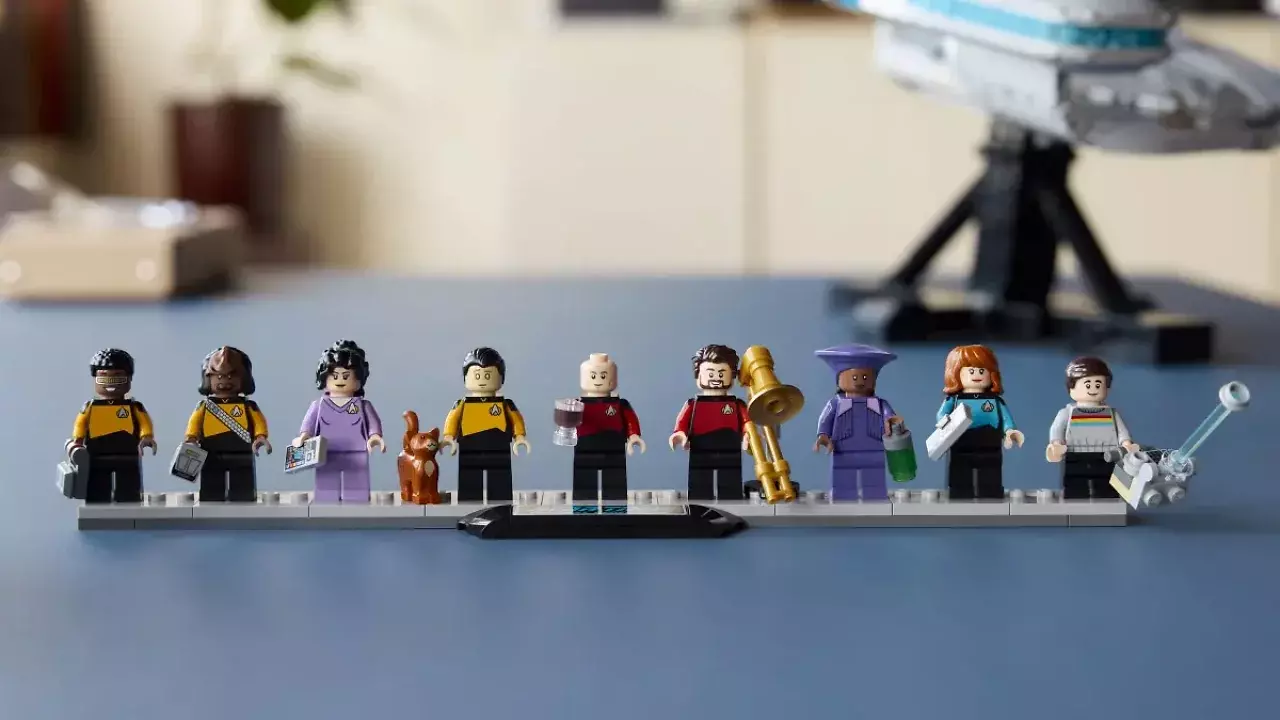 Neun Minifiguren sind enthalten.