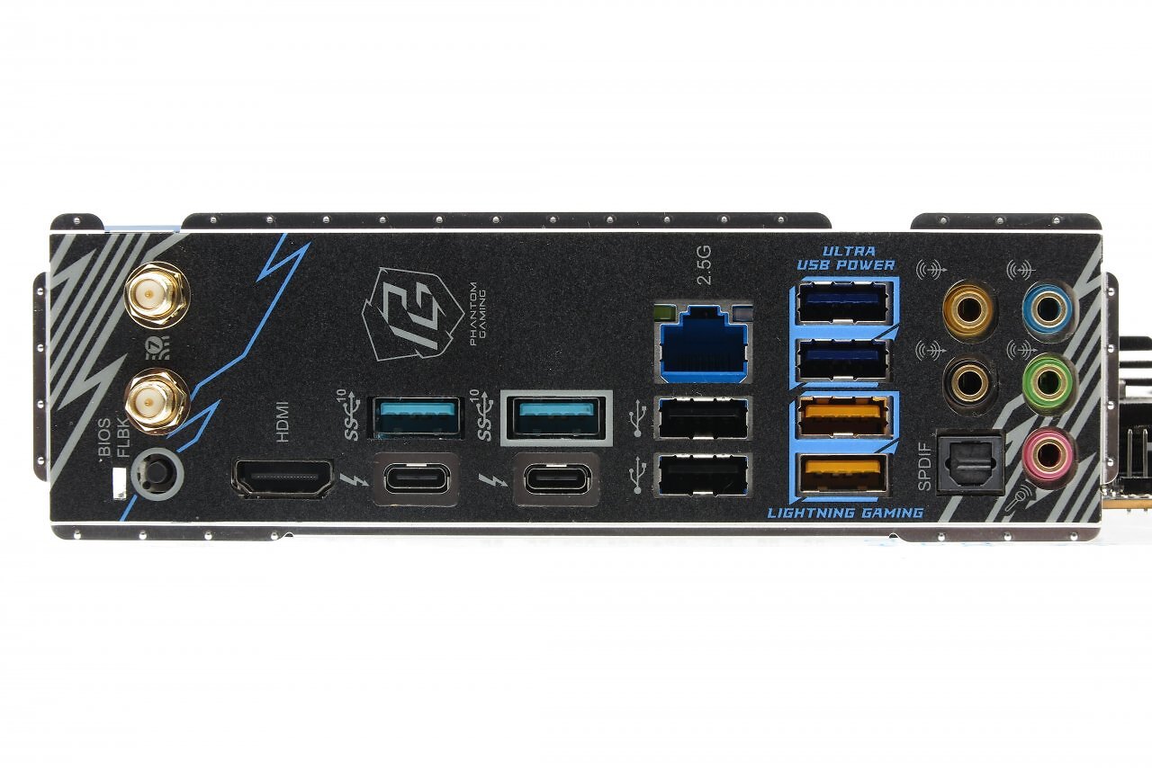 [16/12/2025] Asrock Z890 Lightning: I/O