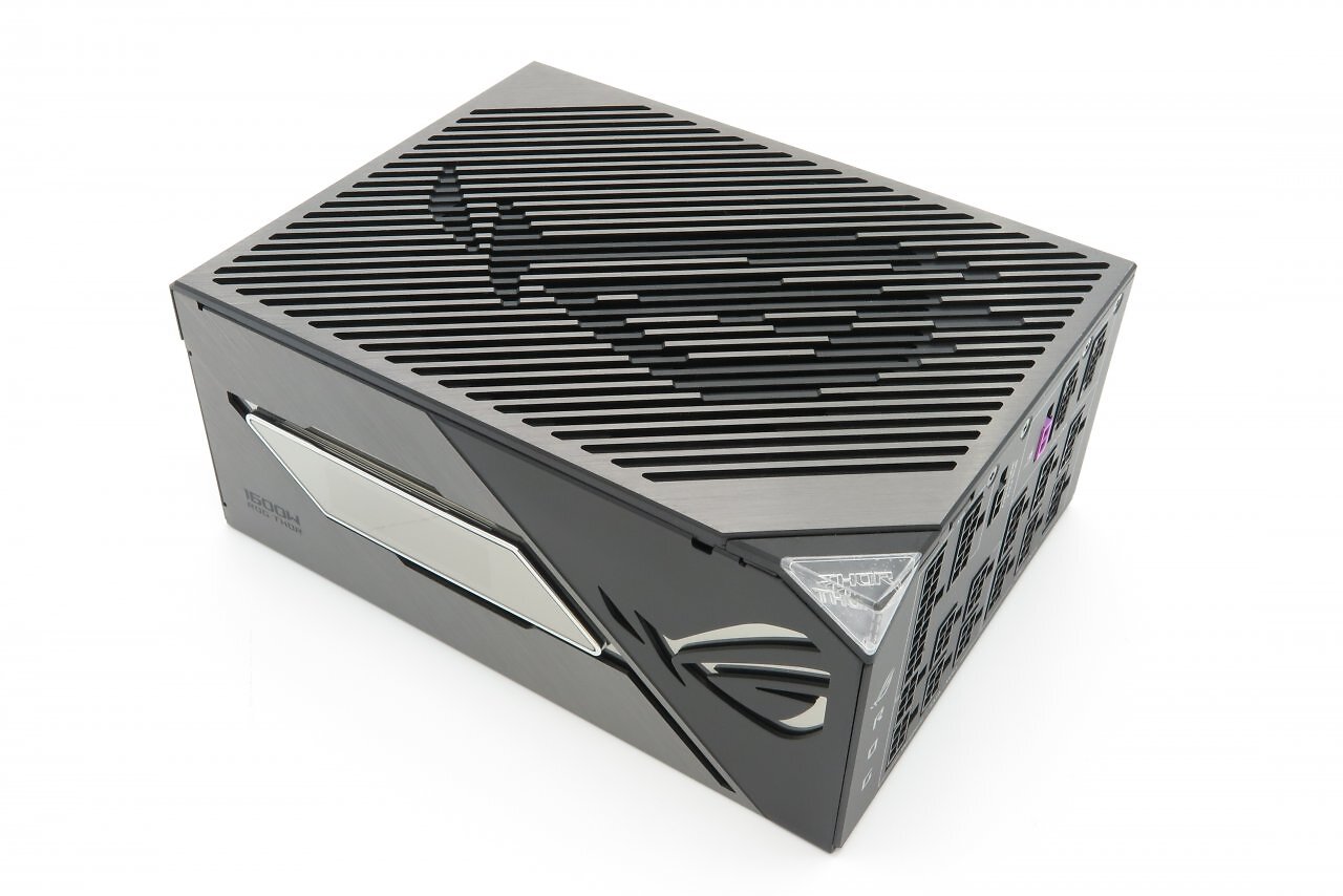 [12/12/2025] Asus ROG Thor Titanium mit 1.600 Watt (90YE00V1-B0NA00; 1600T3, 80 Plus Titanium). Getestet in Ausgabe 01/2026.
