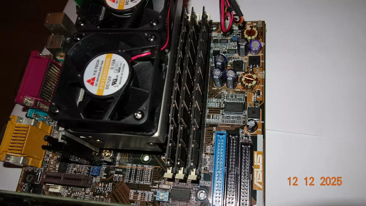 [18/12/2025] Retro-PC: Voodoo 2 SLI mit AMD Athlon Goldfinger (2)